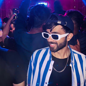 Meet your Posher, Yash